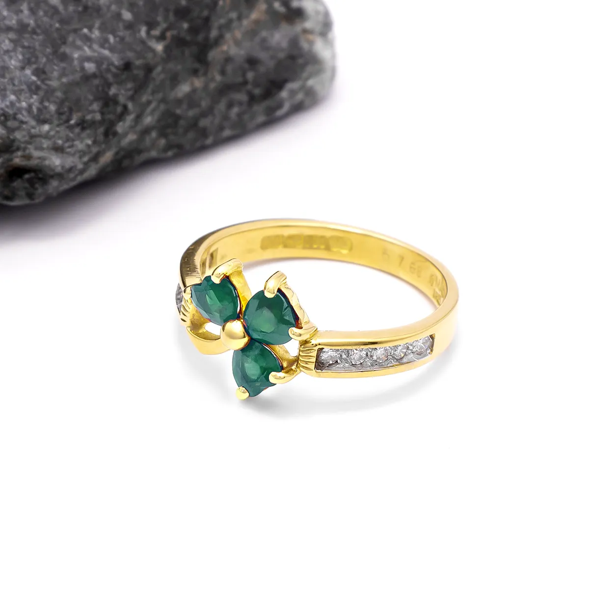 Heartshape Emerald Shamrock Ring