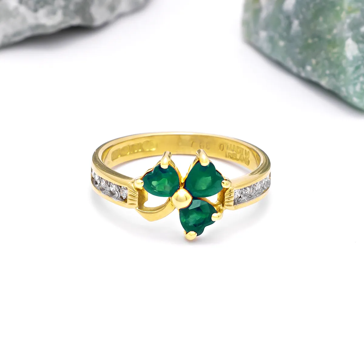 Classic 18 Karat Yellow Gold And Emerald Finger Ring