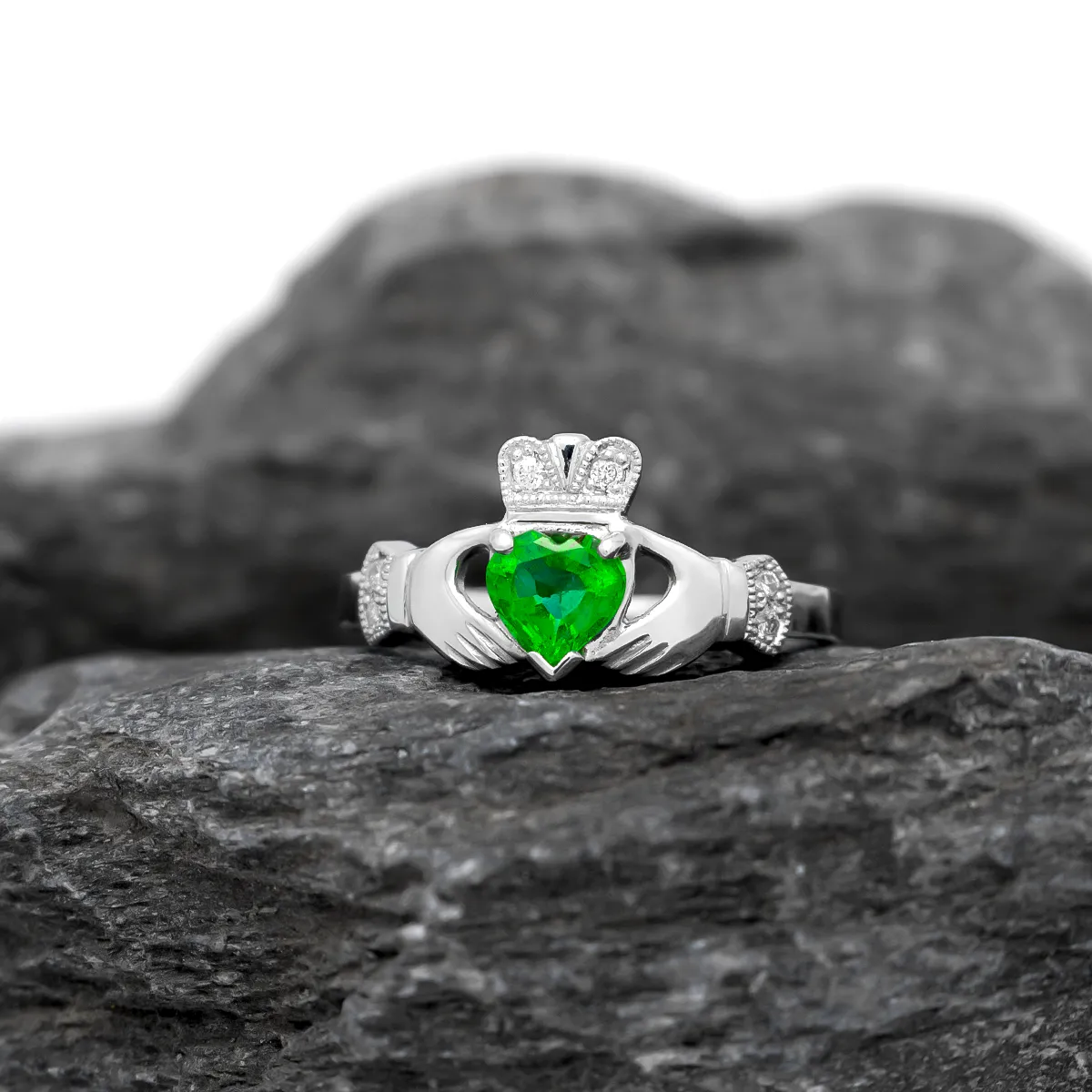 How to Wear the Claddagh Ring: A Symbol of Love, Loyalty, and Friendship –  The Irish Jewelry Company's Blog