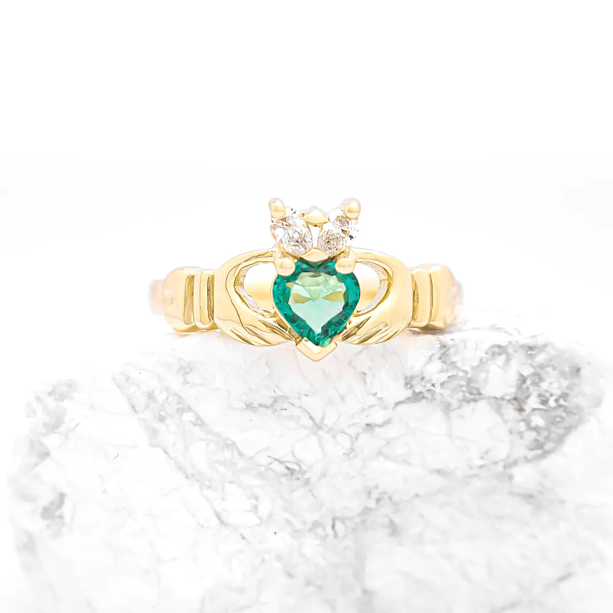 Ladies 14k Gold Emerald And Diamond Claddagh Ring