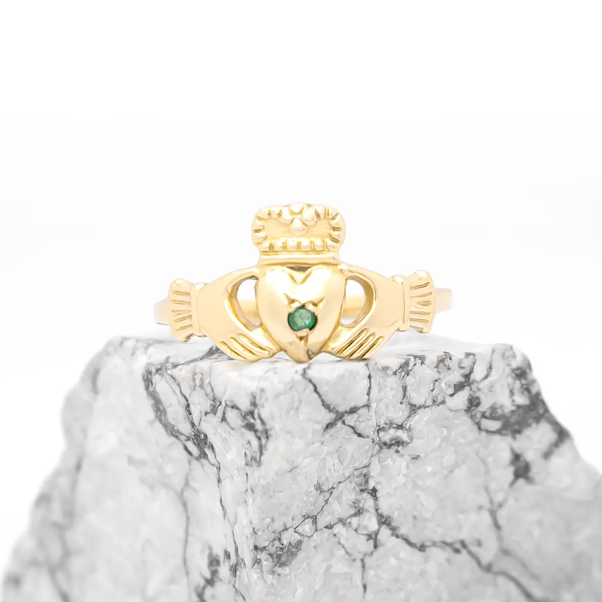Ladies Gold Emerald Claddagh Ring